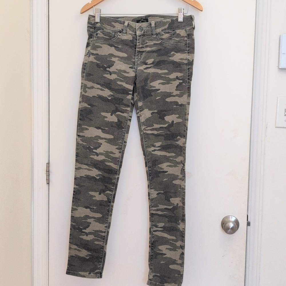 KENNETH COLE SIZE 28 CAMEO SKINNY JEANS